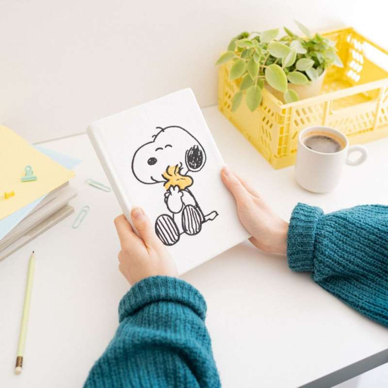 SPOTT-GR Peanuts Premium Plush - Σημειωματάριο (Μεγέθους A5) Snoopy σε Άσπρο Χρώμα
