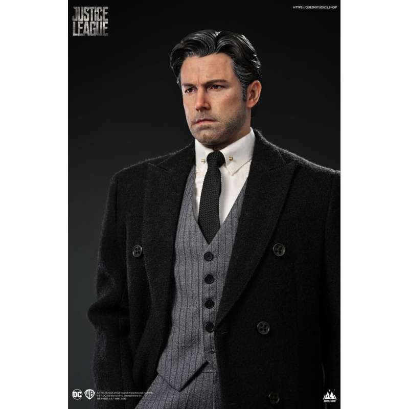 SPOTT-GR Justice League - Φιγούρα (Αναλογία 1/4) Bruce Wayne (Ben Affleck) Μεγέθους 51cm